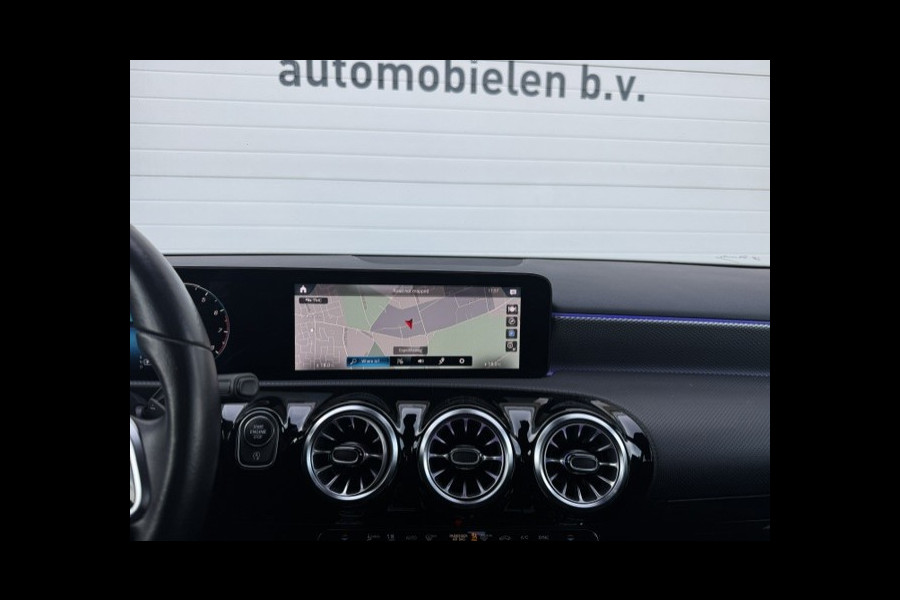 Mercedes-Benz A-Klasse 180 Business Solution Luxury-Digital dash- BTW - sfeerverlichting-Automaat-Dealer onderhouden-1e eigenaar