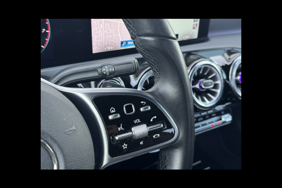 Mercedes-Benz A-Klasse 180 Business Solution Luxury-Digital dash- BTW - sfeerverlichting-Automaat-Dealer onderhouden-1e eigenaar