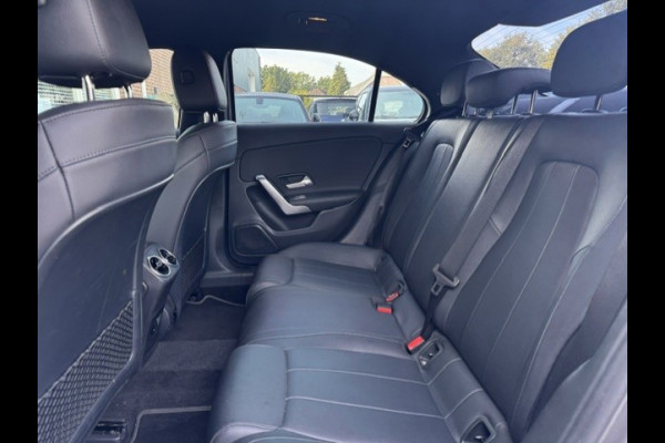 Mercedes-Benz A-Klasse 180 Business Solution Luxury-Digital dash- BTW - sfeerverlichting-Automaat-Dealer onderhouden-1e eigenaar