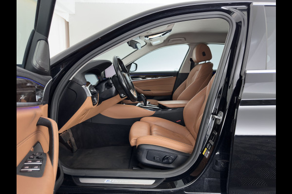 BMW 5 Serie 530e iPerformance High Executive (Plug-in) {SoH-98%} Aut. *HEAD-UP | LEATHER | XENON | ADAPTIVE-CRUISE | TOP-VIEW | HEATED-COMFORTSEATS | PRIVACY-GLASS | AMBIENT-LIGHT | ECC | PDC | 18''ALU*