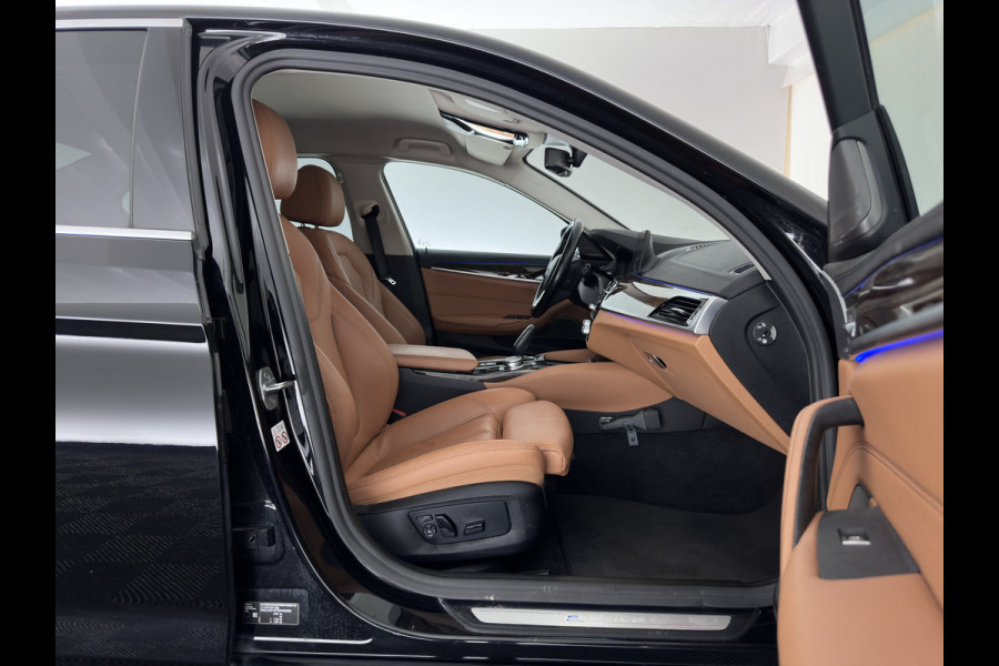 BMW 5 Serie 530e iPerformance High Executive (Plug-in) {SoH-98%} Aut. *HEAD-UP | LEATHER | XENON | ADAPTIVE-CRUISE | TOP-VIEW | HEATED-COMFORTSEATS | PRIVACY-GLASS | AMBIENT-LIGHT | ECC | PDC | 18''ALU*