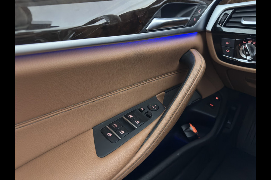 BMW 5 Serie 530e iPerformance High Executive (Plug-in) {SoH-98%} Aut. *HEAD-UP | LEATHER | XENON | ADAPTIVE-CRUISE | TOP-VIEW | HEATED-COMFORTSEATS | PRIVACY-GLASS | AMBIENT-LIGHT | ECC | PDC | 18''ALU*