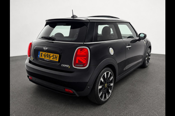 MINI Electric Charged 33 kWh Panoramadak Harman Kardon Camera Leder Navigatie Professional Cruise Control Head Up Display Bluetooth SOH 97%
