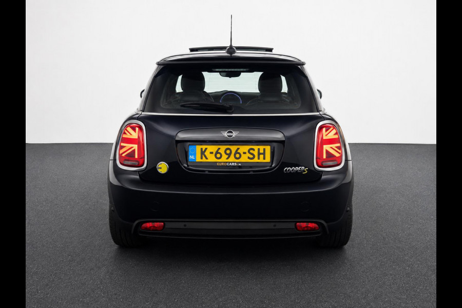 MINI Electric Charged 33 kWh Panoramadak Harman Kardon Camera Leder Navigatie Professional Cruise Control Head Up Display Bluetooth SOH 97%