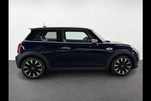 MINI Electric Charged 33 kWh Panoramadak Harman Kardon Camera Leder Navigatie Professional Cruise Control Head Up Display Bluetooth SOH 97%