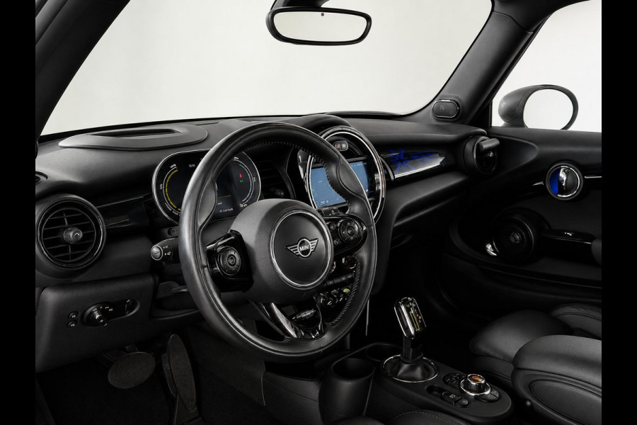 MINI Electric Charged 33 kWh Panoramadak Harman Kardon Camera Leder Navigatie Professional Cruise Control Head Up Display Bluetooth SOH 97%