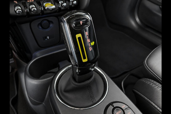 MINI Electric Charged 33 kWh Panoramadak Harman Kardon Camera Leder Navigatie Professional Cruise Control Head Up Display Bluetooth SOH 97%