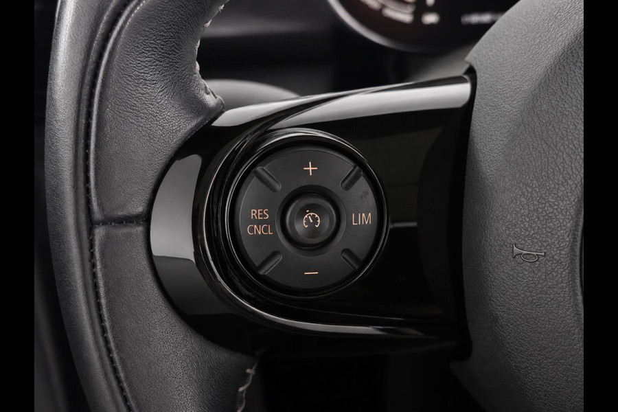 MINI Electric Charged 33 kWh Panoramadak Harman Kardon Camera Leder Navigatie Professional Cruise Control Head Up Display Bluetooth SOH 97%