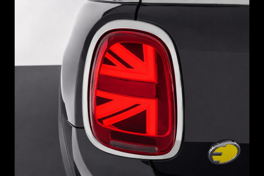 MINI Electric Charged 33 kWh Panoramadak Harman Kardon Camera Leder Navigatie Professional Cruise Control Head Up Display Bluetooth SOH 97%