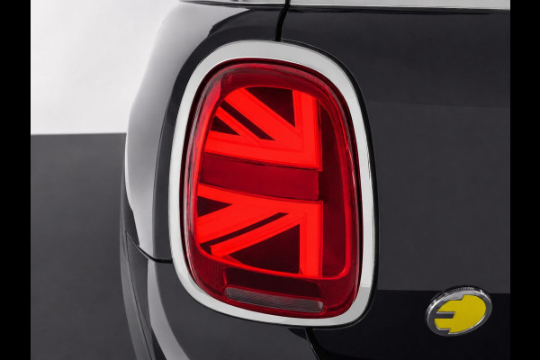 MINI Electric Charged 33 kWh Panoramadak Harman Kardon Camera Leder Navigatie Professional Cruise Control Head Up Display Bluetooth SOH 97%