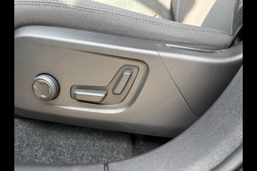 Volvo C40 Recharge Ultimate 69 kWh SOH 95% | MEM. SEAT | HARMAN KARDON | PANO | ELEK. STOEL | STOEL + STUURVERWARMING | 360 CAMERA | RIJKLAAR + 12 MND BOVAG GARANTIE |