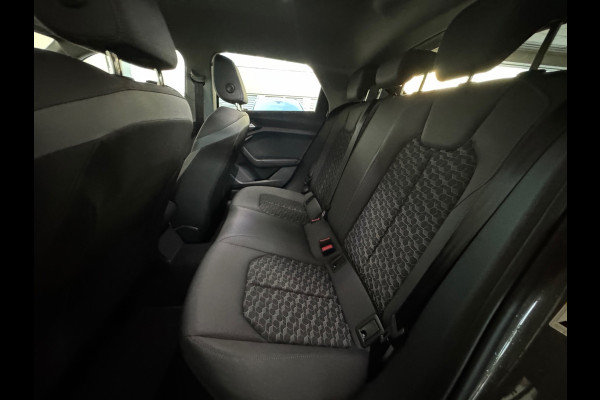 Audi A1 SPORTBACK 40 TFSI S Line Stoelverwarming|Carplay|ACC|Lane Assist