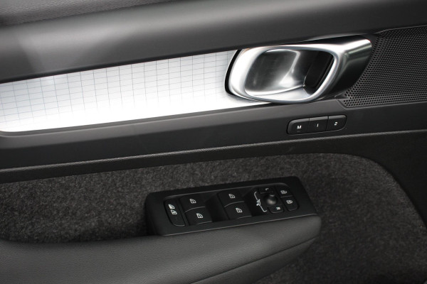 Volvo XC40 1.5 T5 Plug-in hybrid Plus Bright Navigatie Climate Control Adaptive Cruise Control  18"LMV Camera Parkeer sensoren Led