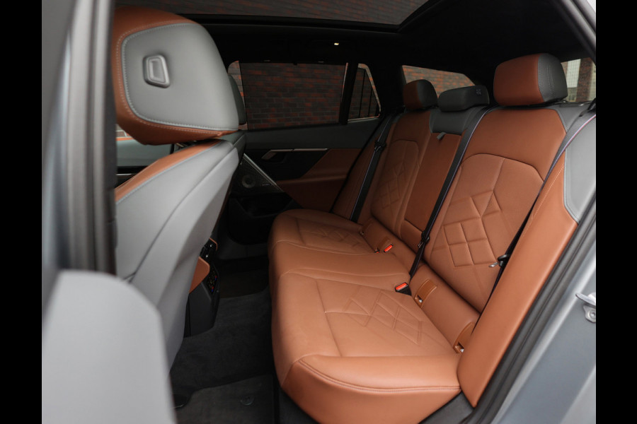 BMW 5 Serie Touring 530e xDrive | Individual - B&W - HUD - Trekhaak
