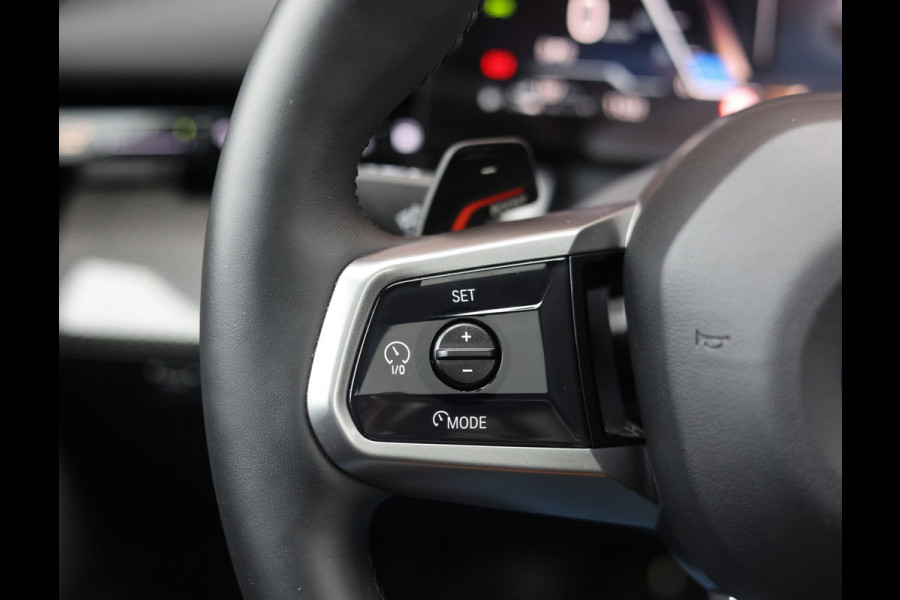 BMW 5 Serie Touring 530e xDrive | Individual - B&W - HUD - Trekhaak