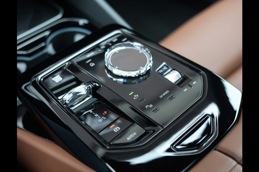 BMW 5 Serie Touring 530e xDrive | Individual - B&W - HUD - Trekhaak