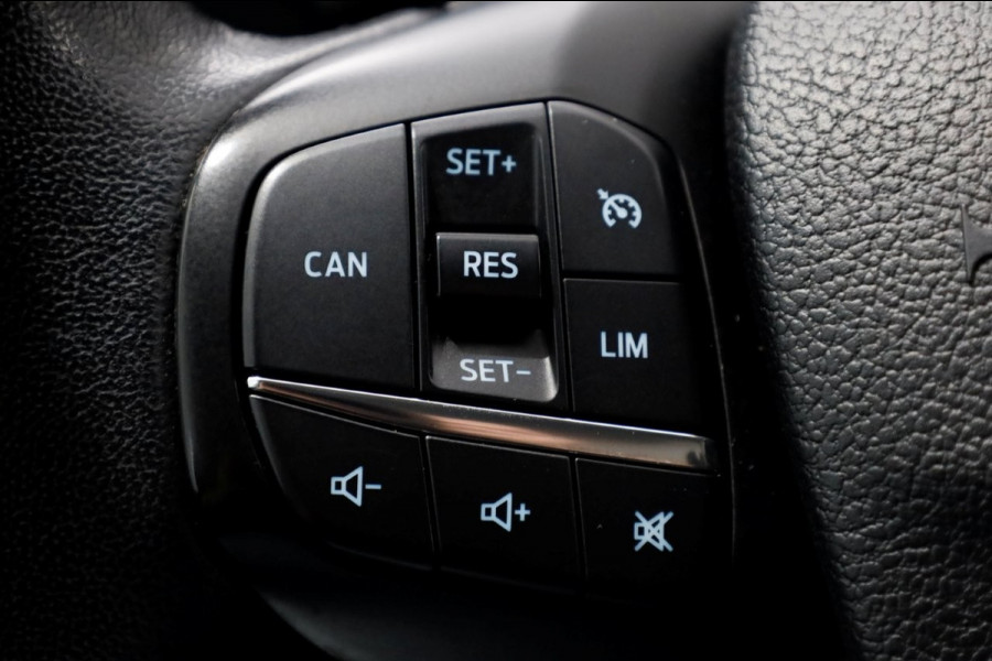 Ford Transit 330 2.0 TDCI 130pk L2H3 Trend Airco/Camera Laadklep 500kg 02-2022