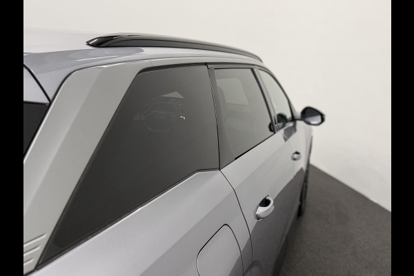 Peugeot 5008 1.2 Hybrid 136pk Allure Automaat 7 Persoons Navigatie Cruise control Climate control LED Parkeersensoren Camera Apple Carplay/ Android Auto Radio