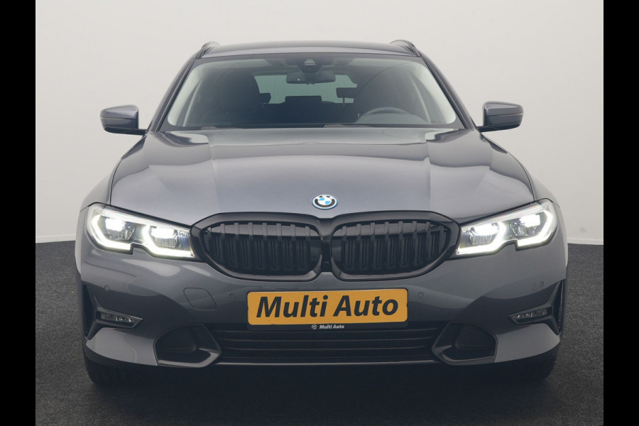 BMW 3 Serie Touring 320e xDrive Sportline PHEV 204pk Dealer O.H | SOH 88,1% | Trekhaak Af Fabriek | Camera | Laser LED | Cruise Control | Lederen Sportstoelen Verwarmd | Keyless | Sfeerverlichting | Apple Carplay | BLIS | Virtual | Navigatie | DAB | 18"L. Plug In Hybrid |