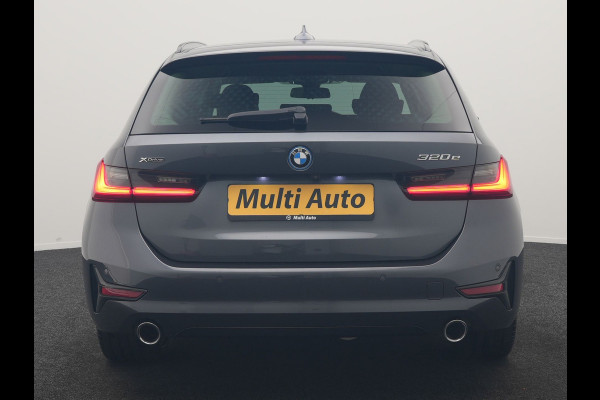BMW 3 Serie Touring 320e xDrive Sportline PHEV 204pk Dealer O.H | SOH 88,1% | Trekhaak Af Fabriek | Camera | Laser LED | Cruise Control | Lederen Sportstoelen Verwarmd | Keyless | Sfeerverlichting | Apple Carplay | BLIS | Virtual | Navigatie | DAB | 18"L. Plug In Hybrid |