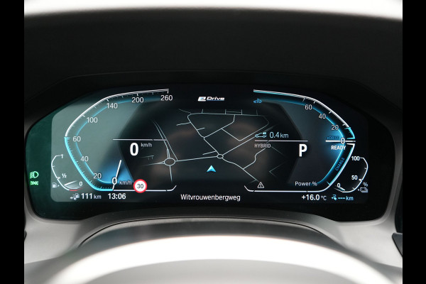 BMW 3 Serie Touring 320e xDrive Sportline PHEV 204pk Dealer O.H | SOH 88,1% | Trekhaak Af Fabriek | Camera | Laser LED | Cruise Control | Lederen Sportstoelen Verwarmd | Keyless | Sfeerverlichting | Apple Carplay | BLIS | Virtual | Navigatie | DAB | 18"L. Plug In Hybrid |