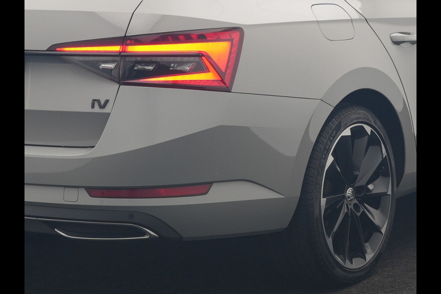 Škoda Superb Combi 1.4 TSI iV Sportline Business PHEV 218pk Dealer O.H. | SOH 91,2% | | Panodak | Adaptive Cruise | Camera | Canton Audio | Alcantara Sportstoelen Memory & Verwarmd | Sfeerverlichting | Keyless | BLIS | Stuur Verwarmd | Apple Carplay | Crystal LED | Navigatie | Plug In Hybrid |