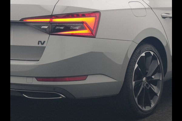 Škoda Superb Combi 1.4 TSI iV Sportline Business PHEV 218pk Dealer O.H. | SOH 91,2% | | Panodak | Adaptive Cruise | Camera | Canton Audio | Alcantara Sportstoelen Memory & Verwarmd | Sfeerverlichting | Keyless | BLIS | Stuur Verwarmd | Apple Carplay | Crystal LED | Navigatie | Plug In Hybrid |