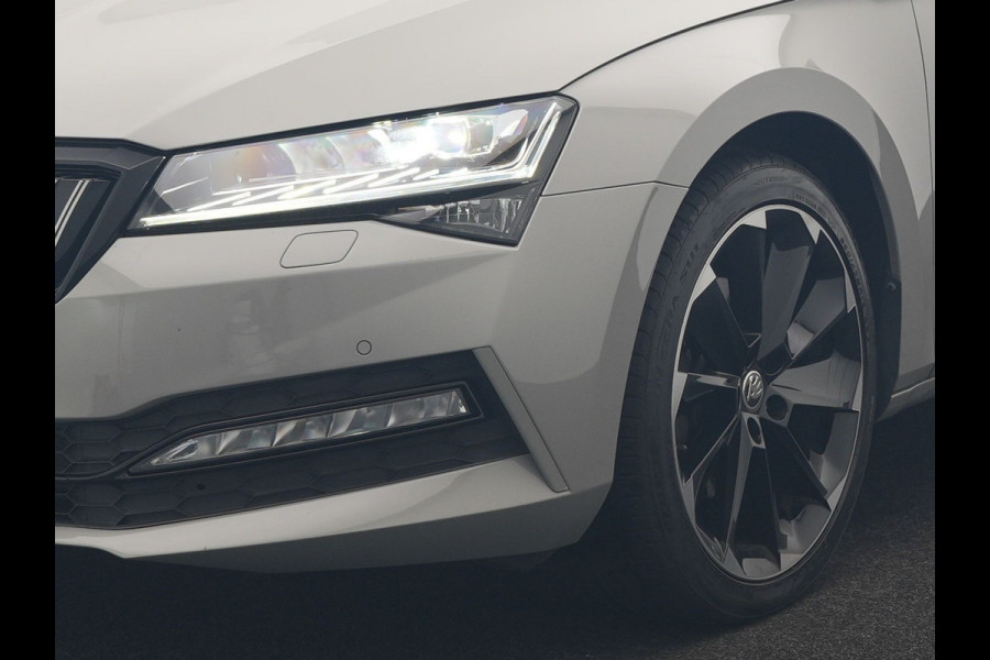 Škoda Superb Combi 1.4 TSI iV Sportline Business PHEV 218pk Dealer O.H. | SOH 91,2% | | Panodak | Adaptive Cruise | Camera | Canton Audio | Alcantara Sportstoelen Memory & Verwarmd | Sfeerverlichting | Keyless | BLIS | Stuur Verwarmd | Apple Carplay | Crystal LED | Navigatie | Plug In Hybrid |