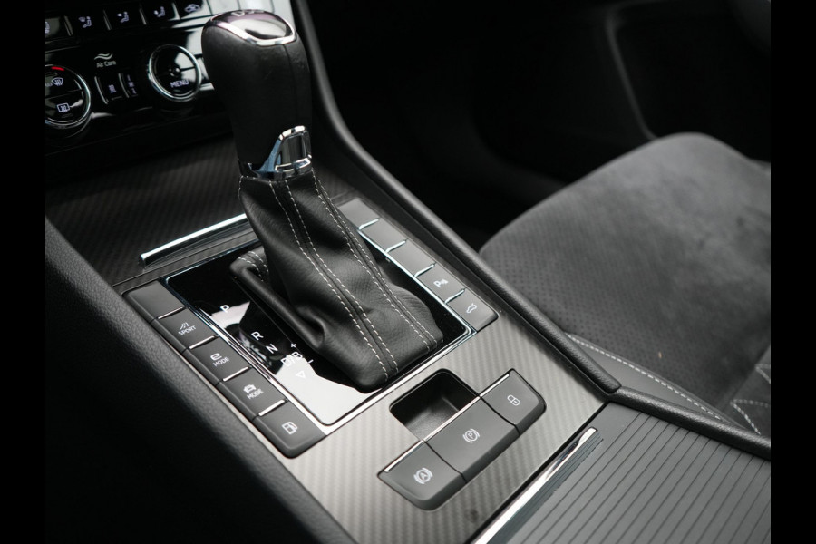 Škoda Superb Combi 1.4 TSI iV Sportline Business PHEV 218pk Dealer O.H. | SOH 91,2% | | Panodak | Adaptive Cruise | Camera | Canton Audio | Alcantara Sportstoelen Memory & Verwarmd | Sfeerverlichting | Keyless | BLIS | Stuur Verwarmd | Apple Carplay | Crystal LED | Navigatie | Plug In Hybrid |