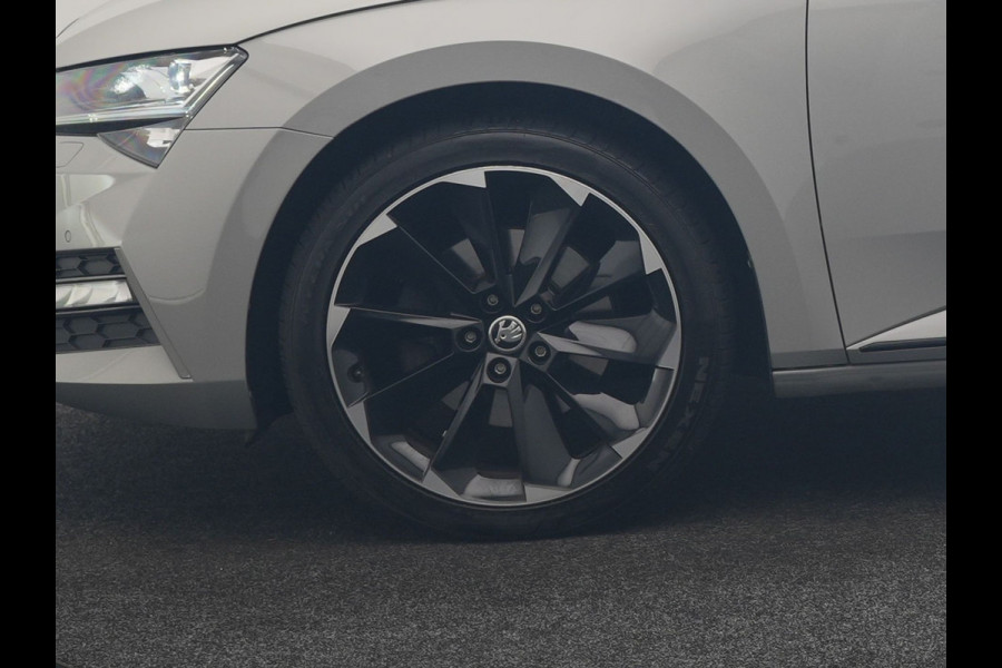Škoda Superb Combi 1.4 TSI iV Sportline Business PHEV 218pk Dealer O.H. | SOH 91,2% | | Panodak | Adaptive Cruise | Camera | Canton Audio | Alcantara Sportstoelen Memory & Verwarmd | Sfeerverlichting | Keyless | BLIS | Stuur Verwarmd | Apple Carplay | Crystal LED | Navigatie | Plug In Hybrid |