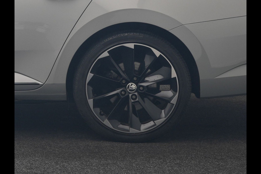 Škoda Superb Combi 1.4 TSI iV Sportline Business PHEV 218pk Dealer O.H. | SOH 91,2% | | Panodak | Adaptive Cruise | Camera | Canton Audio | Alcantara Sportstoelen Memory & Verwarmd | Sfeerverlichting | Keyless | BLIS | Stuur Verwarmd | Apple Carplay | Crystal LED | Navigatie | Plug In Hybrid |