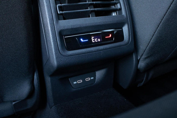 Volkswagen Golf 1.4 eHybrid R-Line Pano IQ Harman Kardon Memory Stoelmassage Carplay