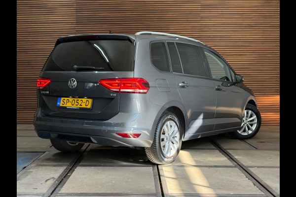 Volkswagen Touran 1.2 TSI Comfortline Business 7p | 7-Persoons | ErgoActive | Massage | ACC | Camera | Navi | CarPlay