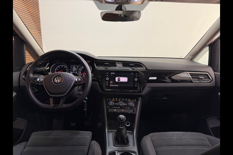 Volkswagen Touran 1.2 TSI Comfortline Business 7p | 7-Persoons | ErgoActive | Massage | ACC | Camera | Navi | CarPlay