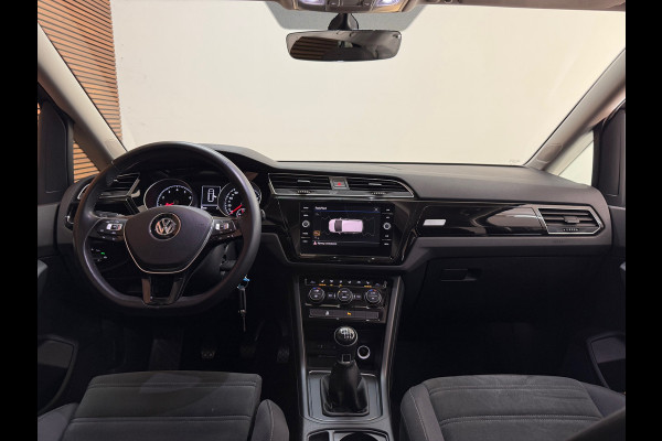 Volkswagen Touran 1.2 TSI Comfortline Business 7p | 7-Persoons | ErgoActive | Massage | ACC | Camera | Navi | CarPlay