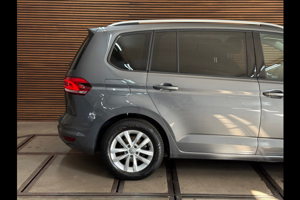 Volkswagen Touran 1.2 TSI Comfortline Business 7p | 7-Persoons | ErgoActive | Massage | ACC | Camera | Navi | CarPlay