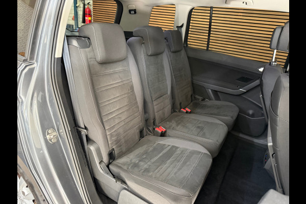 Volkswagen Touran 1.2 TSI Comfortline Business 7p | 7-Persoons | ErgoActive | Massage | ACC | Camera | Navi | CarPlay