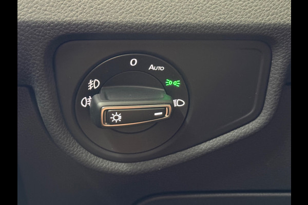 Volkswagen Touran 1.2 TSI Comfortline Business 7p | 7-Persoons | ErgoActive | Massage | ACC | Camera | Navi | CarPlay
