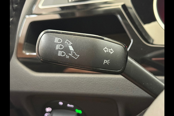 Volkswagen Touran 1.2 TSI Comfortline Business 7p | 7-Persoons | ErgoActive | Massage | ACC | Camera | Navi | CarPlay