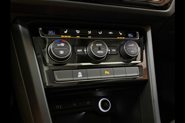 Volkswagen Touran 1.2 TSI Comfortline Business 7p | 7-Persoons | ErgoActive | Massage | ACC | Camera | Navi | CarPlay