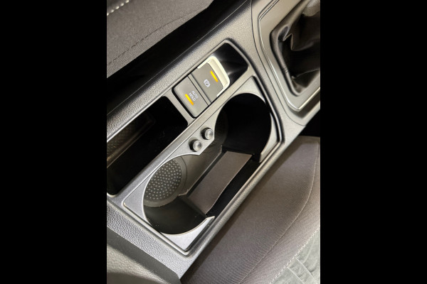 Volkswagen Touran 1.2 TSI Comfortline Business 7p | 7-Persoons | ErgoActive | Massage | ACC | Camera | Navi | CarPlay