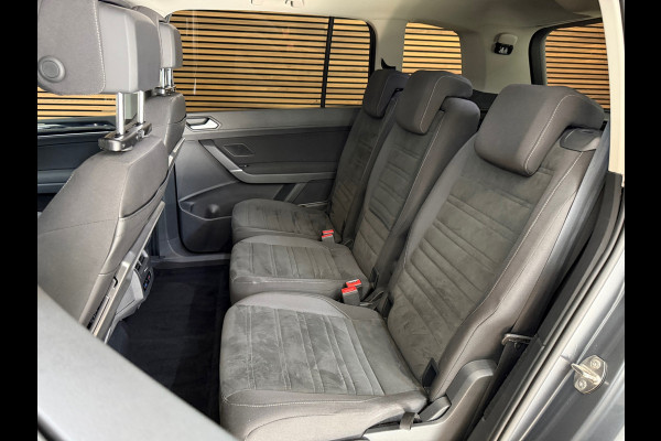 Volkswagen Touran 1.2 TSI Comfortline Business 7p | 7-Persoons | ErgoActive | Massage | ACC | Camera | Navi | CarPlay