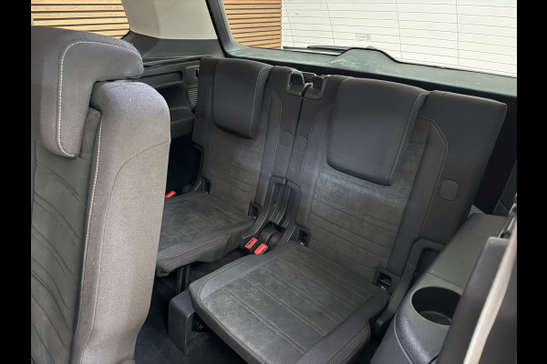 Volkswagen Touran 1.2 TSI Comfortline Business 7p | 7-Persoons | ErgoActive | Massage | ACC | Camera | Navi | CarPlay