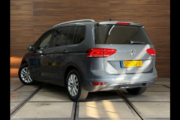 Volkswagen Touran 1.2 TSI Comfortline Business 7p | 7-Persoons | ErgoActive | Massage | ACC | Camera | Navi | CarPlay