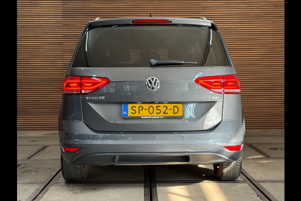 Volkswagen Touran 1.2 TSI Comfortline Business 7p | 7-Persoons | ErgoActive | Massage | ACC | Camera | Navi | CarPlay