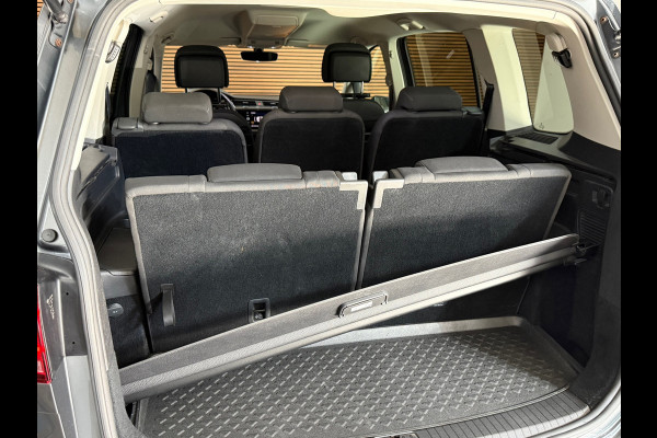 Volkswagen Touran 1.2 TSI Comfortline Business 7p | 7-Persoons | ErgoActive | Massage | ACC | Camera | Navi | CarPlay