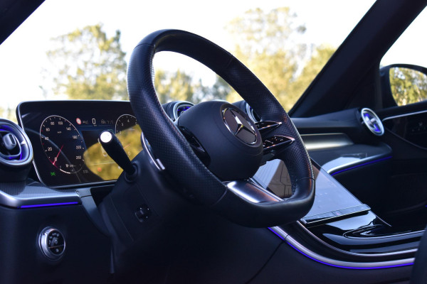 Mercedes-Benz C-Klasse 300 4MATIC AMG Pano 360C Keyless 20" Trekhaak