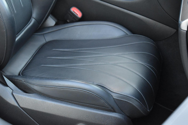 Mercedes-Benz C-Klasse 300 4MATIC AMG Pano 360C Keyless 20" Trekhaak