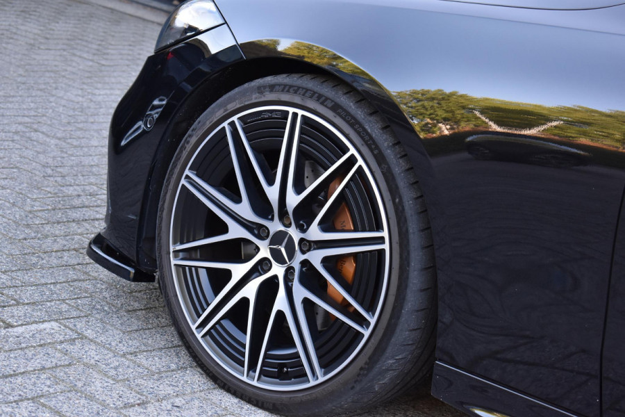 Mercedes-Benz C-Klasse 300 4MATIC AMG Pano 360C Keyless 20" Trekhaak