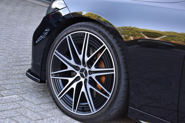 Mercedes-Benz C-Klasse 300 4MATIC AMG Pano 360C Keyless 20" Trekhaak